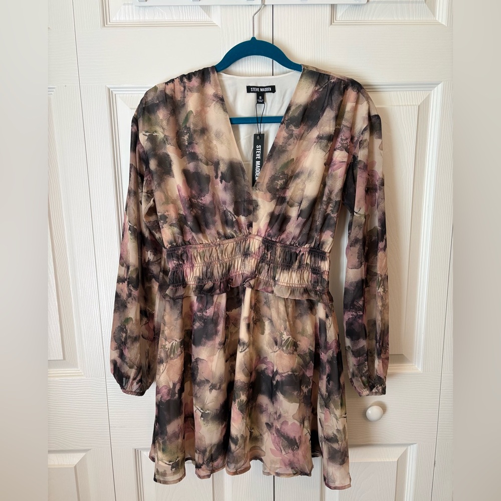 Steve Madden Blush Multi Floral V-Neck Long Sleeve Dress